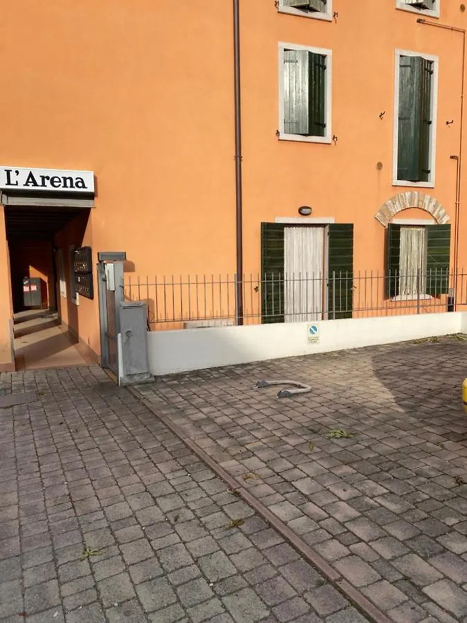 Ely Hause Apartment Calmasino Italy